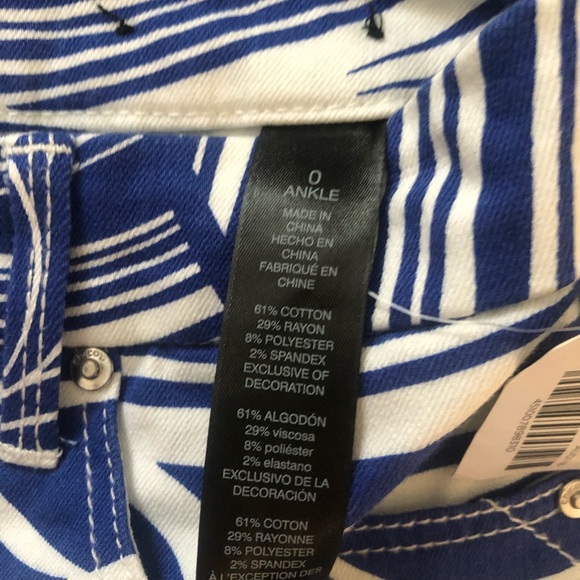 Chico’s So Slimming Girlfriend Ankle - Picture 4 of 7